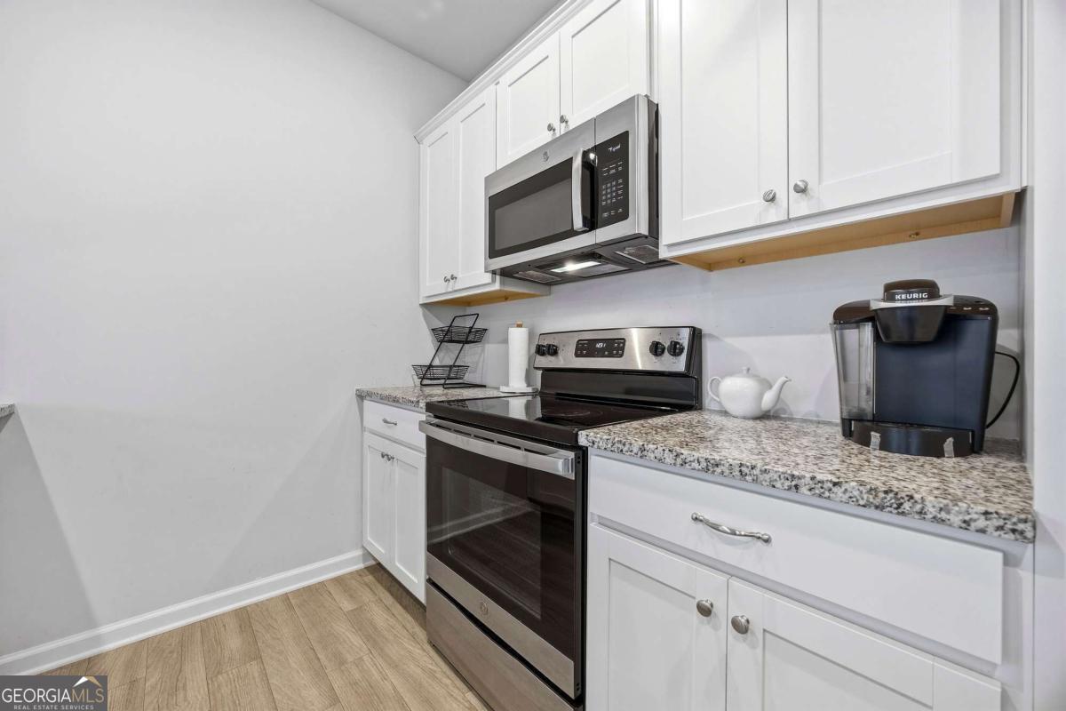 3175 Meadowstone LN SW