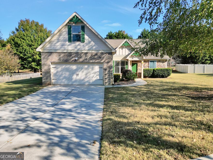 Beautifully updated 4BR/2BA home in The Colonies at Williamsburg Plantation! Features vaulted ceilings, fresh interior paint, new flooring, and a kitchen with granite counters, newly installed tile backsplash, and stainless appliances. The separate dining room is open to the family room and kitchen, creating a bright, connected layout. Spacious primary suite on main with separate tub/shower, plus a large upstairs bonus room with closet-perfect as the 4th BR, office, or flex space. Level cul-de-sac lot with 2-car garage. Community offers swimming, tennis, and playground. Move-in ready!