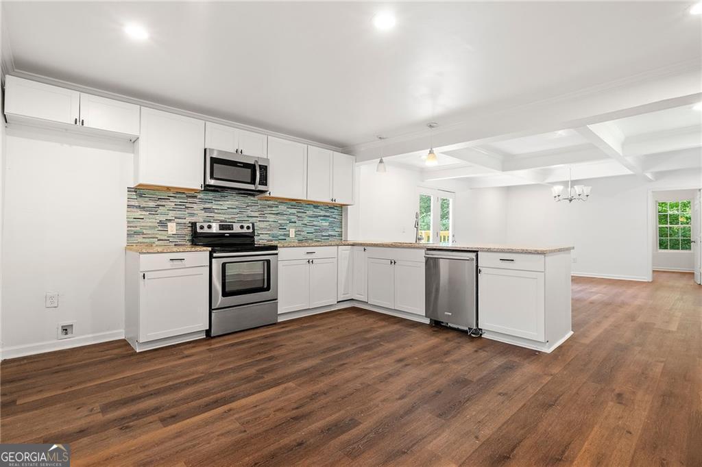 33 Ray ST