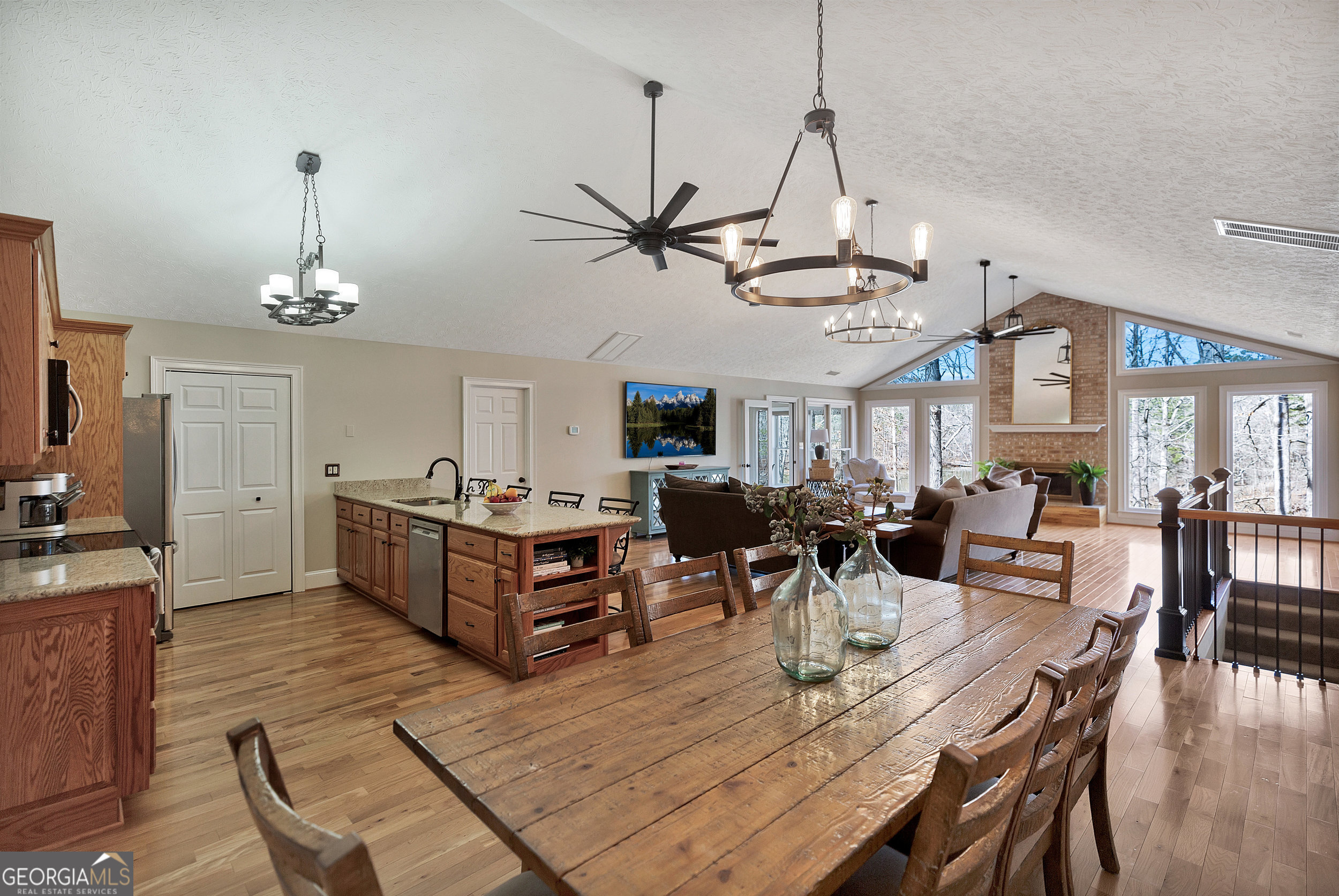 201 Hickory Hill LN