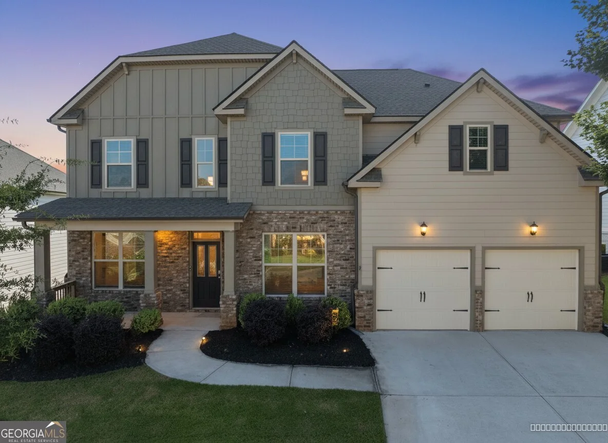 1221 Hawthorne Circle