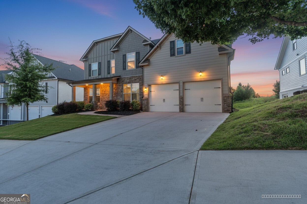 1221 Hawthorne CIR