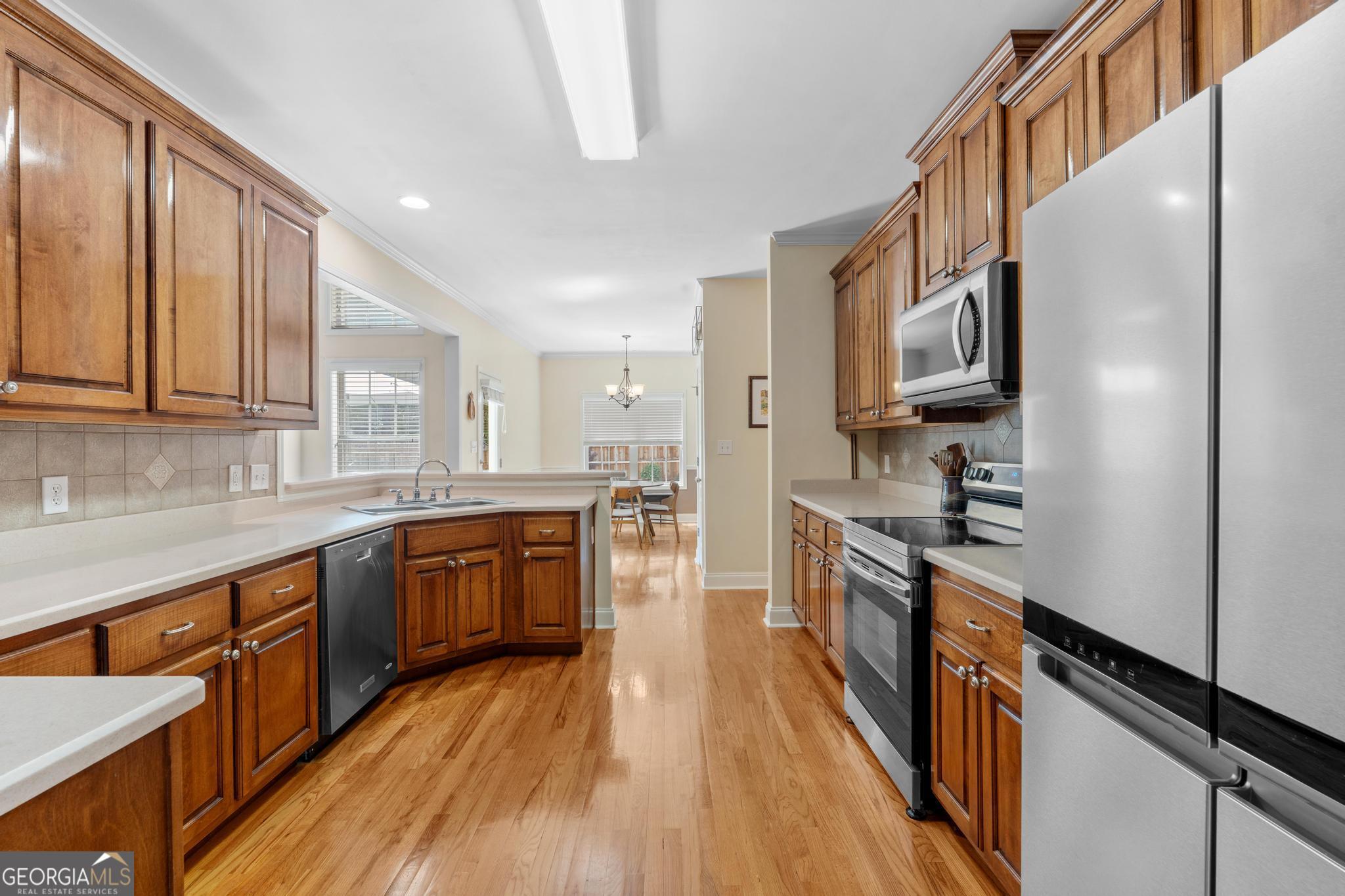 406 Long Shore WAY