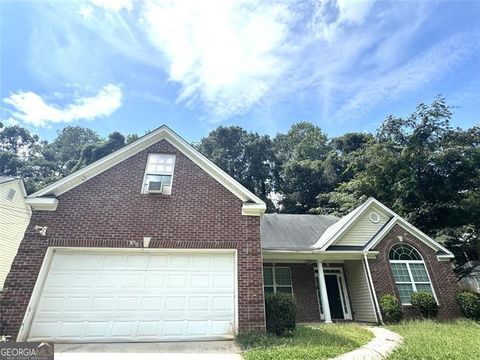 Photo of 5736 LAKESIDE Drive, Union City, GA 30291 (MLS # 10599592)