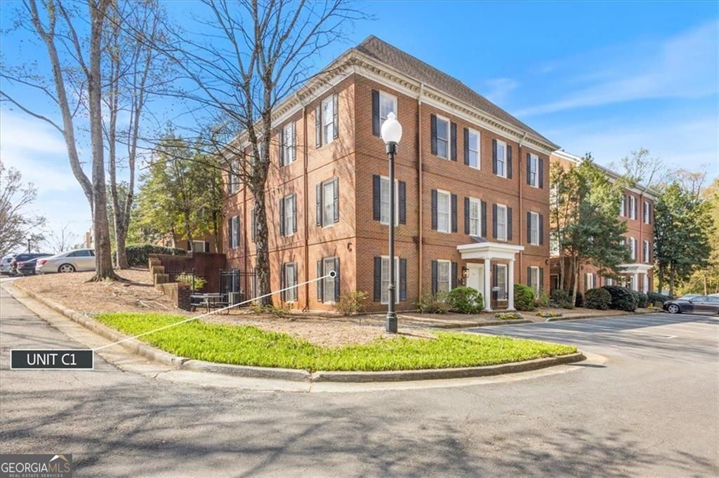 Photo of 5064 Roswell Road #C101, Sandy Springs, GA 30342 (MLS # 10720610)