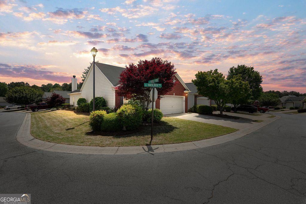 Photo of 1411 Raven Rock Trail NW, Kennesaw, GA 30152 (MLS # 10753625)