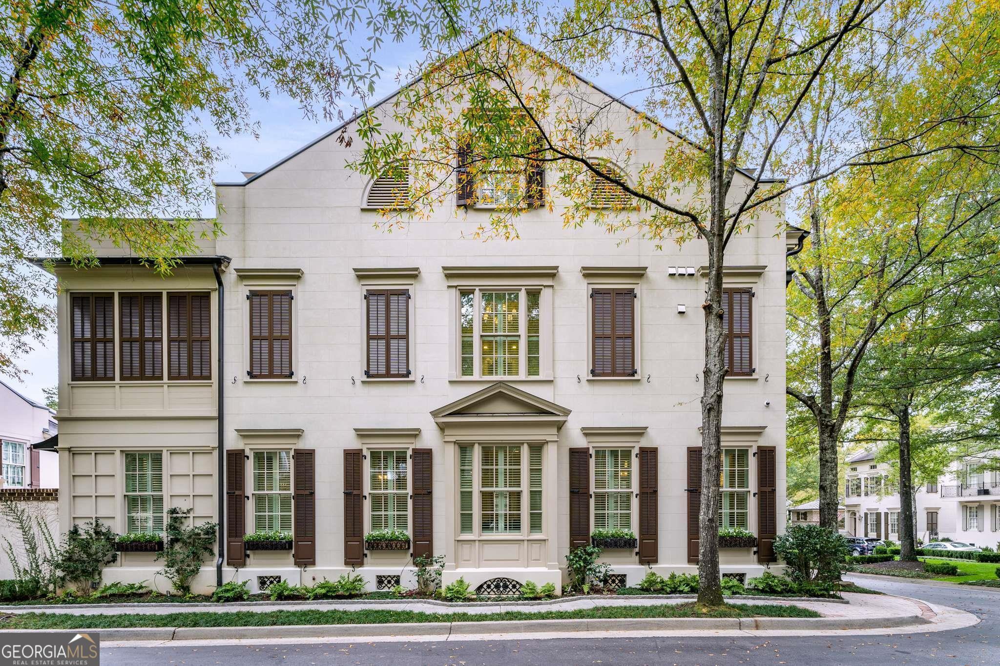 301 Abercorn SQ