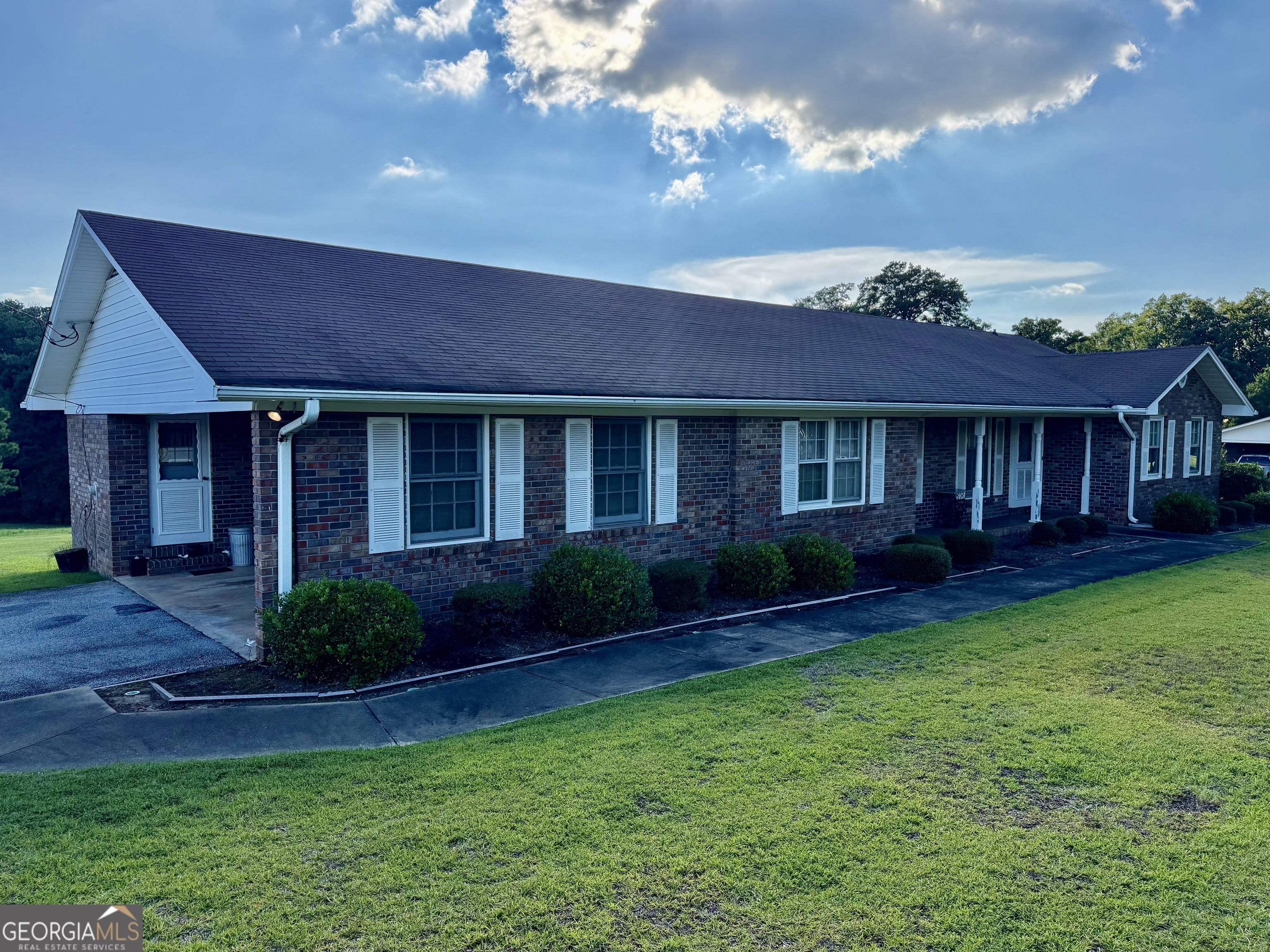 Photo 1 of 40 — 1245 Crestview DR, Elberton, GA 30635