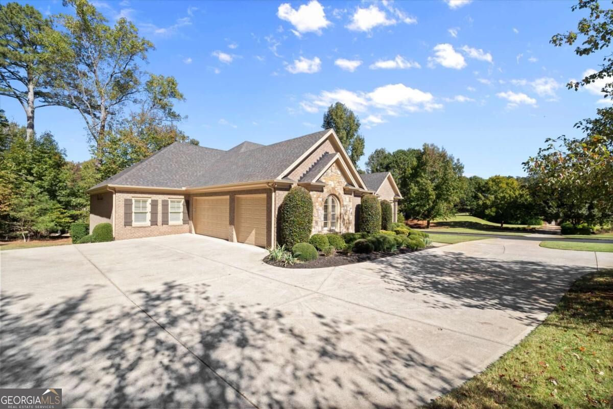 900 Canonero DR