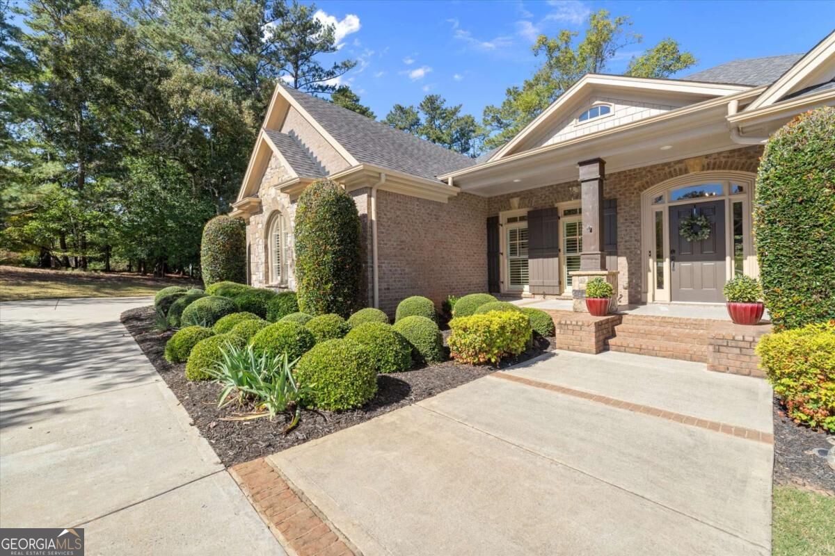 900 Canonero DR