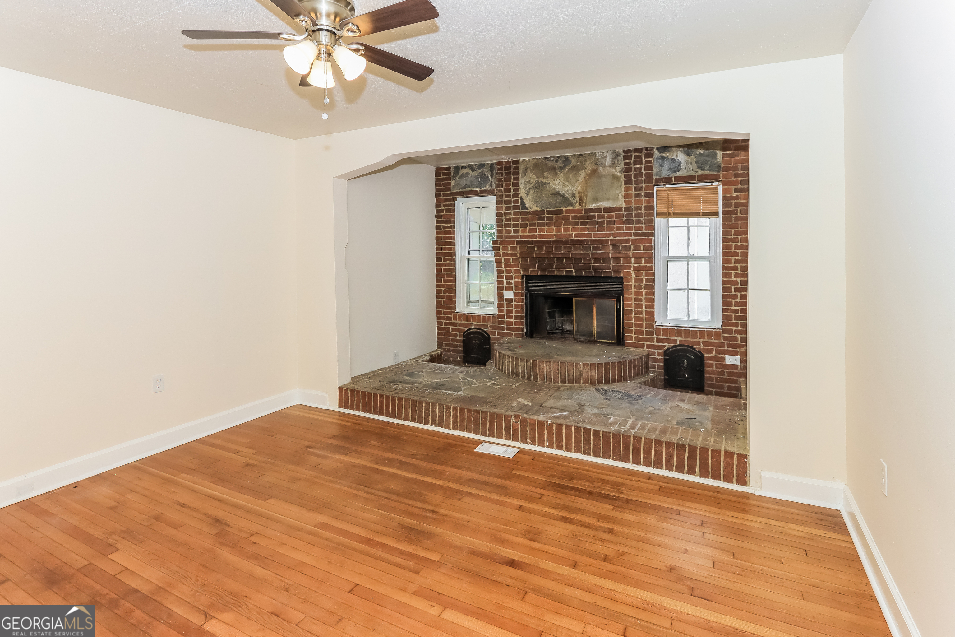 2696 Suwanee AVE