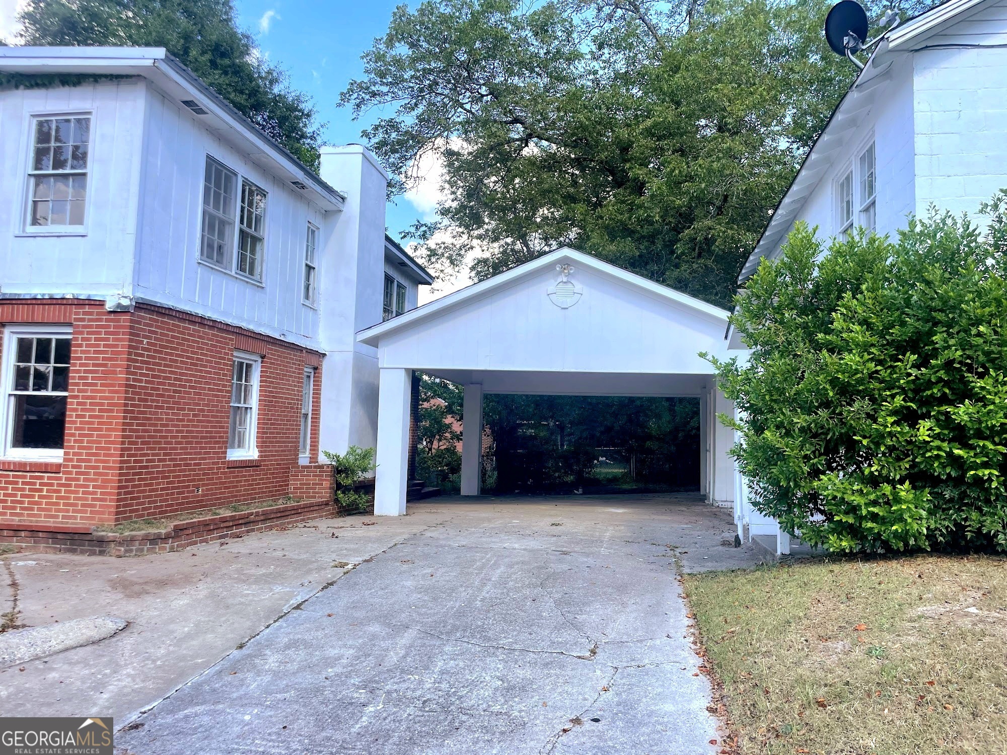 2696 Suwanee AVE