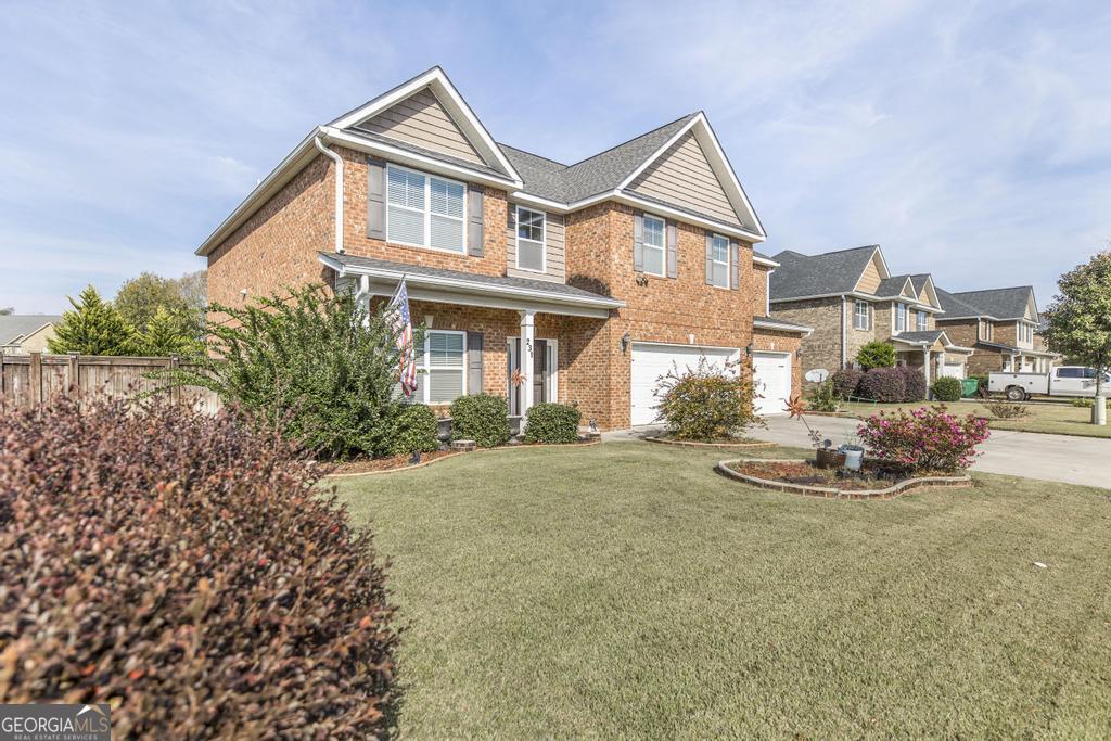 231 Black Hawke LN