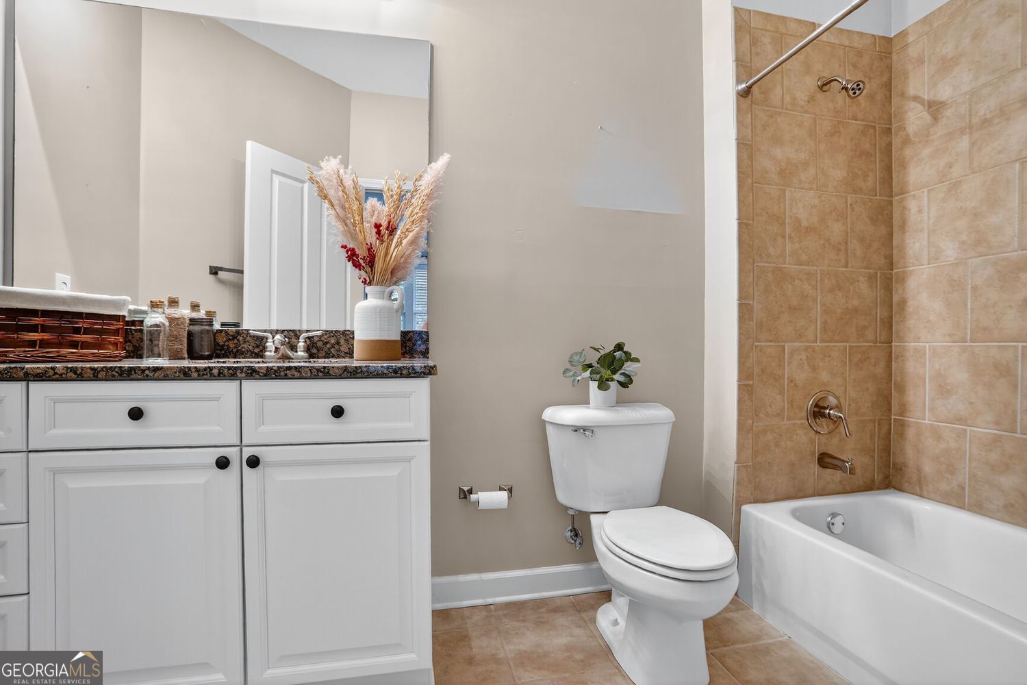 Brookhaven, Georgia 30319, United States, 2 Bedrooms Bedrooms, ,3 BathroomsBathrooms,Residential,Active,196302