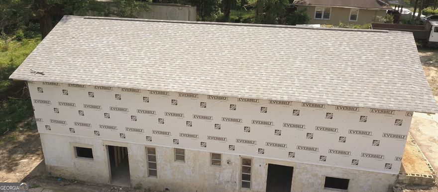 Versatile Mixed-Use Commercial Property located in Morrow GA. The possibilities are endless as it can be used for many different businesses such as: multi-family dwellings, offices, coin operated laundry, personal services (beauty salon, barber shops, etc), fitness center, senior living or assisted living, daycare, church, and many more. The property offers excellent access to major highways. This property is a must see!! Come check it out today!