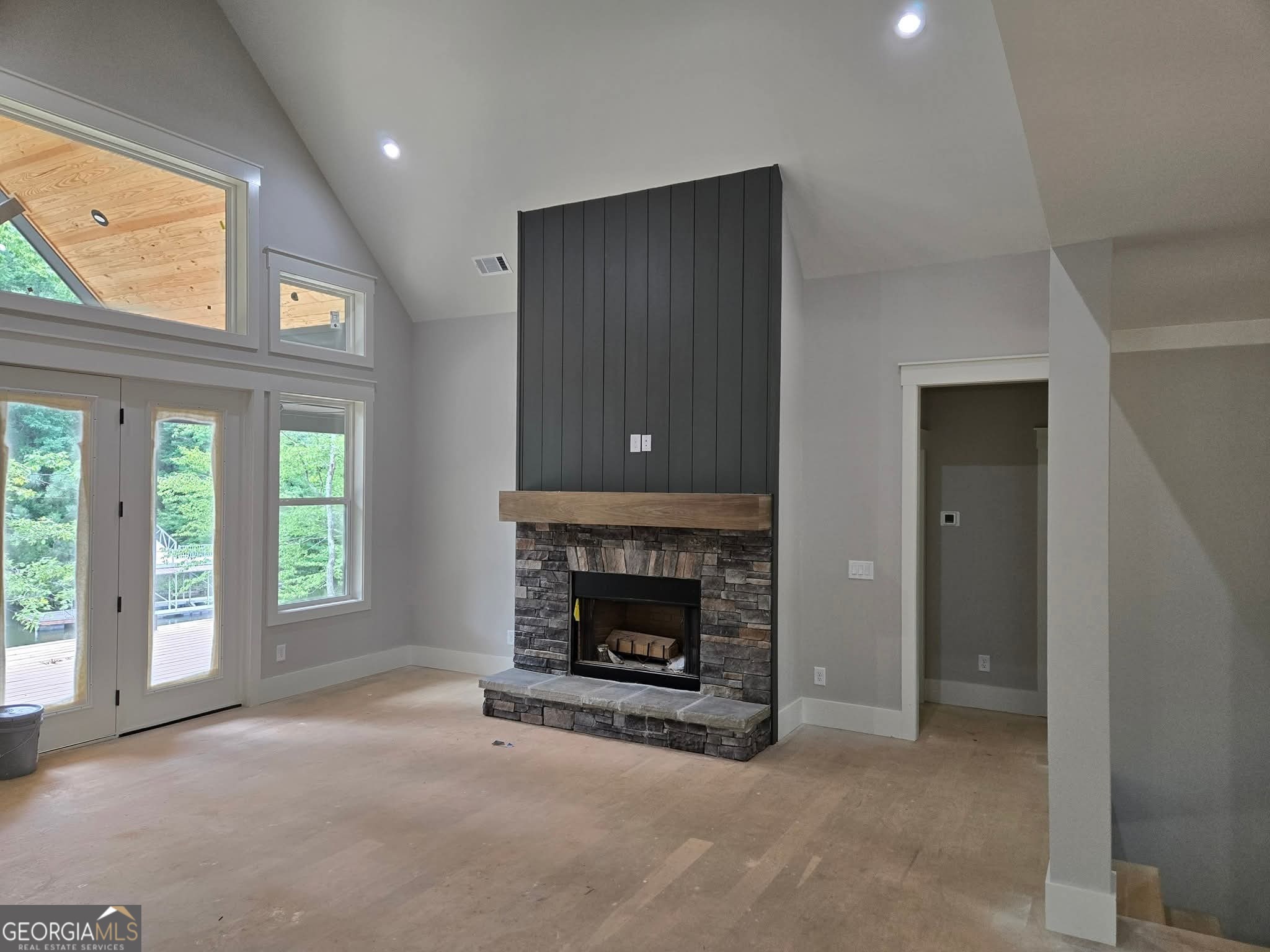 945 Lake Geneva