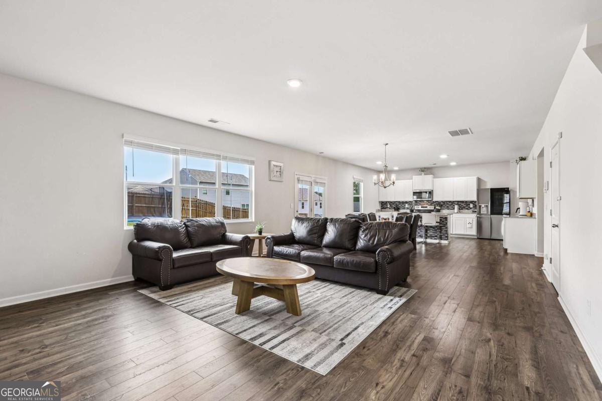 266 Creekview WAY