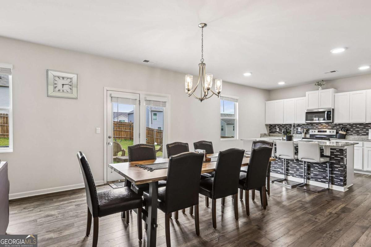 266 Creekview WAY