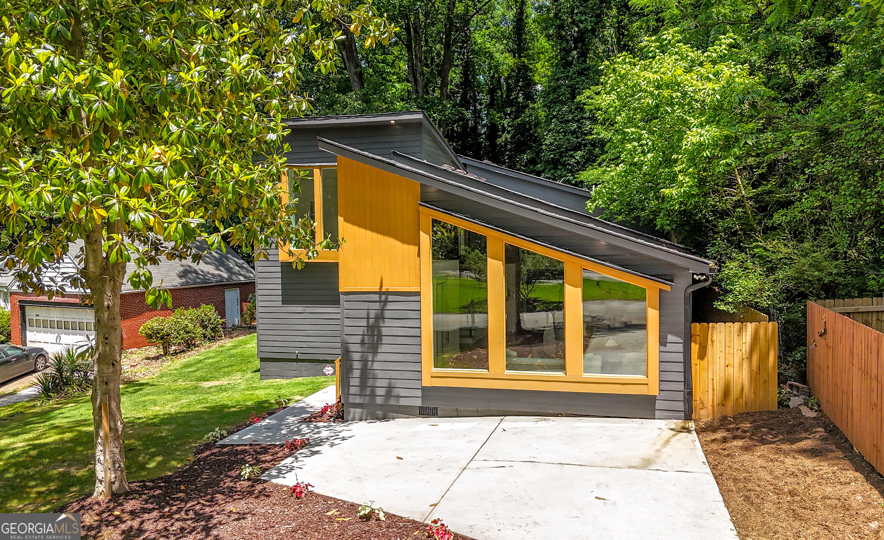 2155 Venetian DR SW