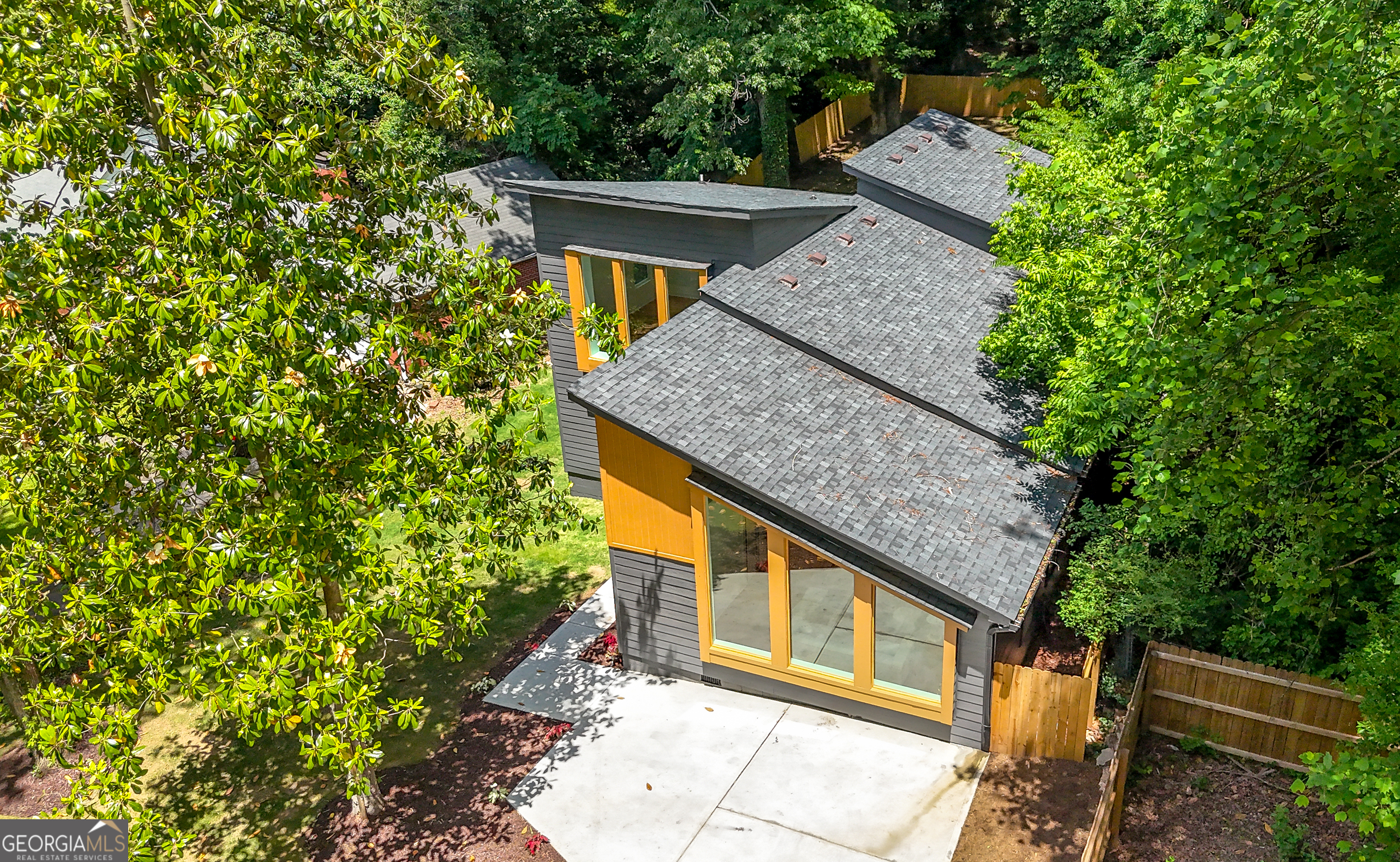 2155 Venetian DR SW