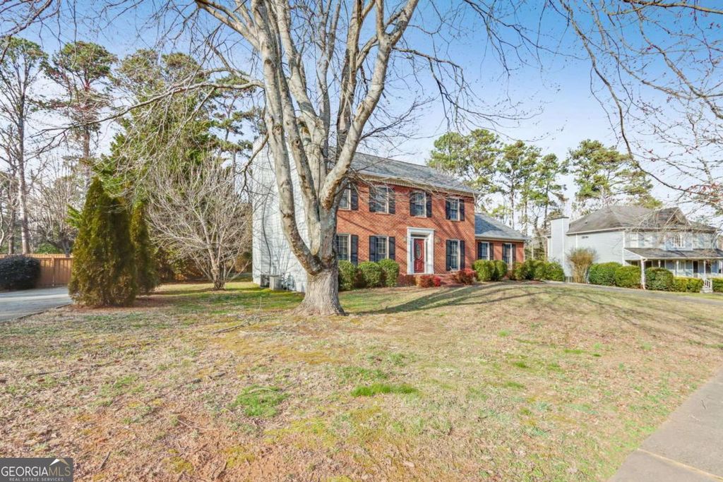 Photo of 4365 Burnleigh Chase NE, Roswell, GA 30075 (MLS # 10725459)