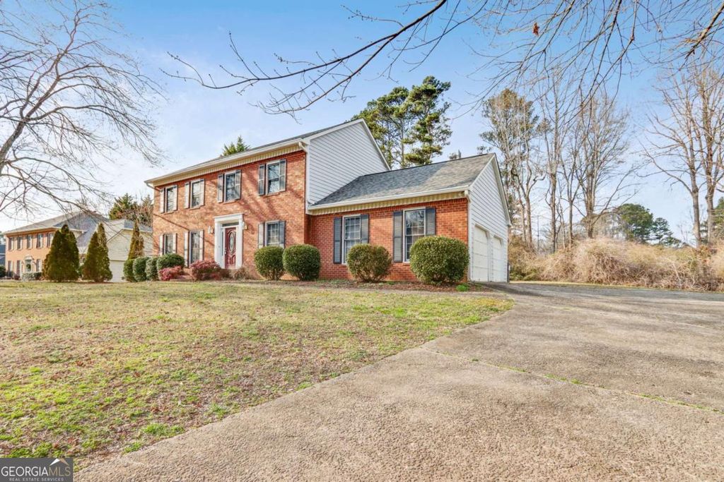 Photo of 4365 Burnleigh Chase NE, Roswell, GA 30075 (MLS # 10725459)