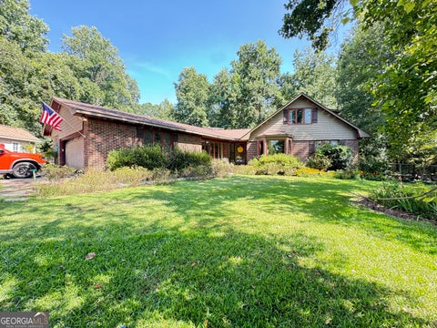 Photo of 1027 1st Ave, Centre, AL 35960 (MLS # 10835620)