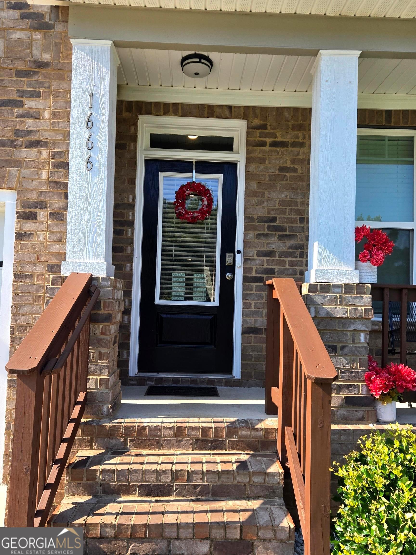 1666 NE East Brook DR