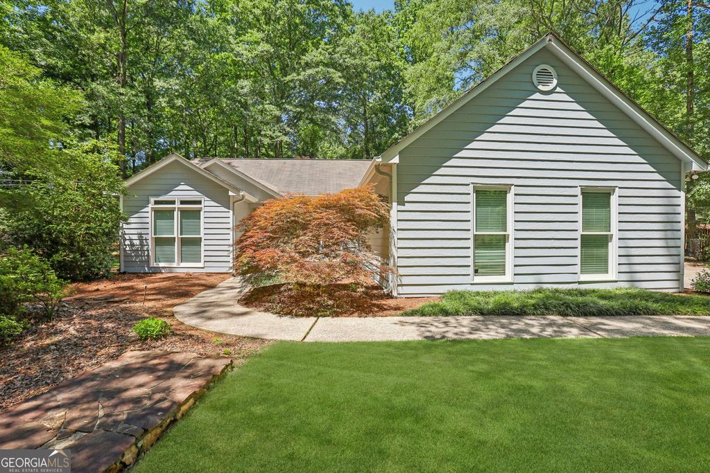 Photo of 34 Dogwood Lane, Newnan, GA 30263 (MLS # 10799593)