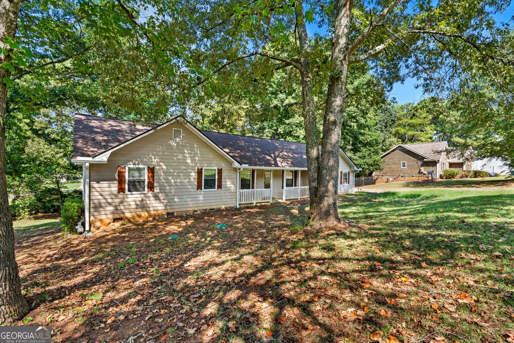 Photo of 212 Farmbrook Parkway E, Stockbridge, GA 30281 (MLS # 10841623)