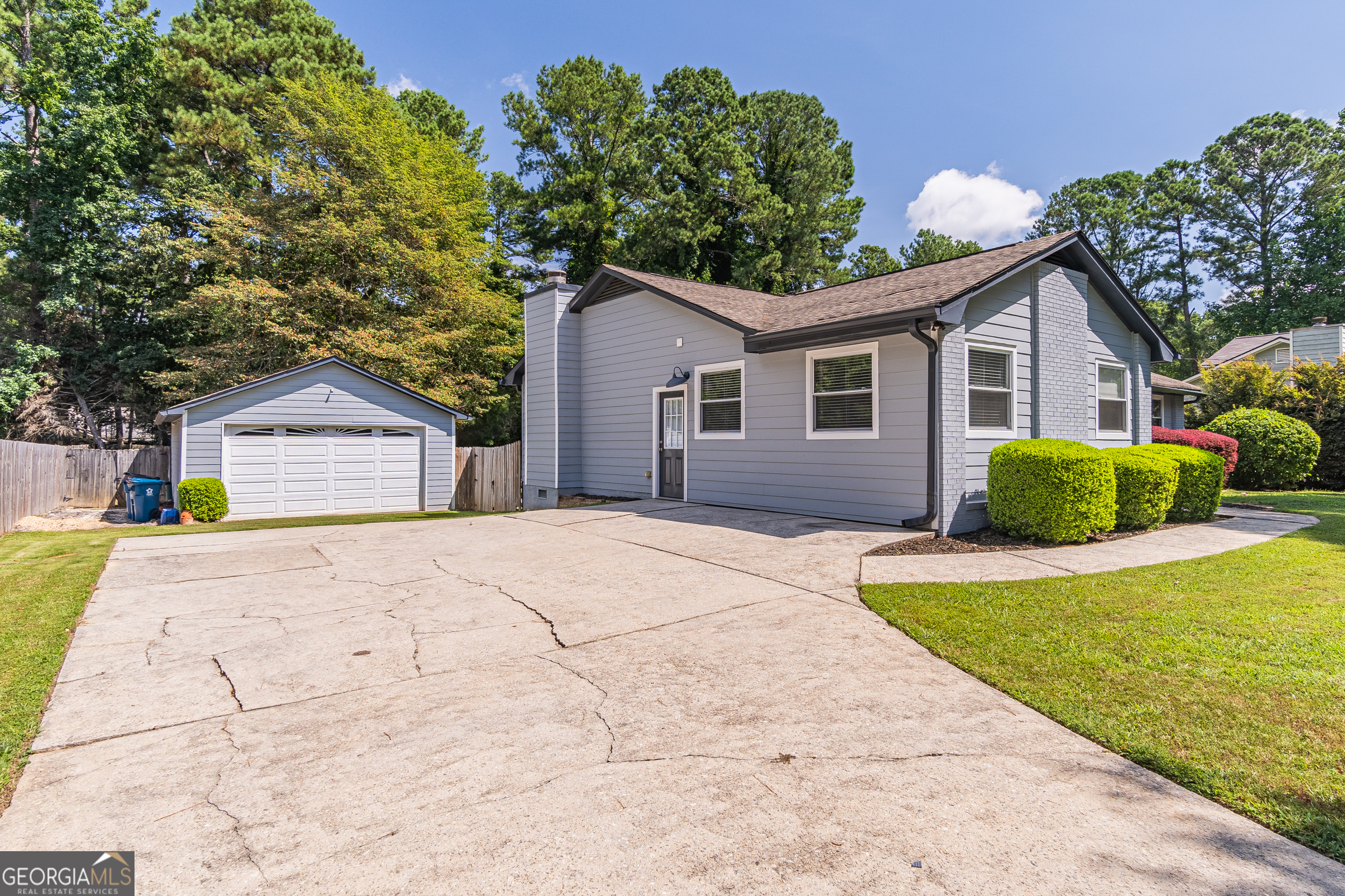 1241 Sommerset DR