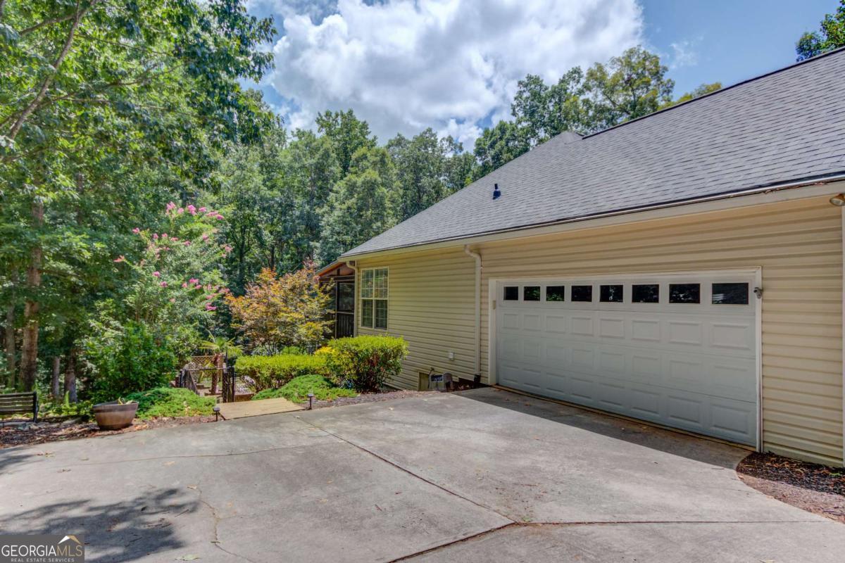 735 Gold Crest DR