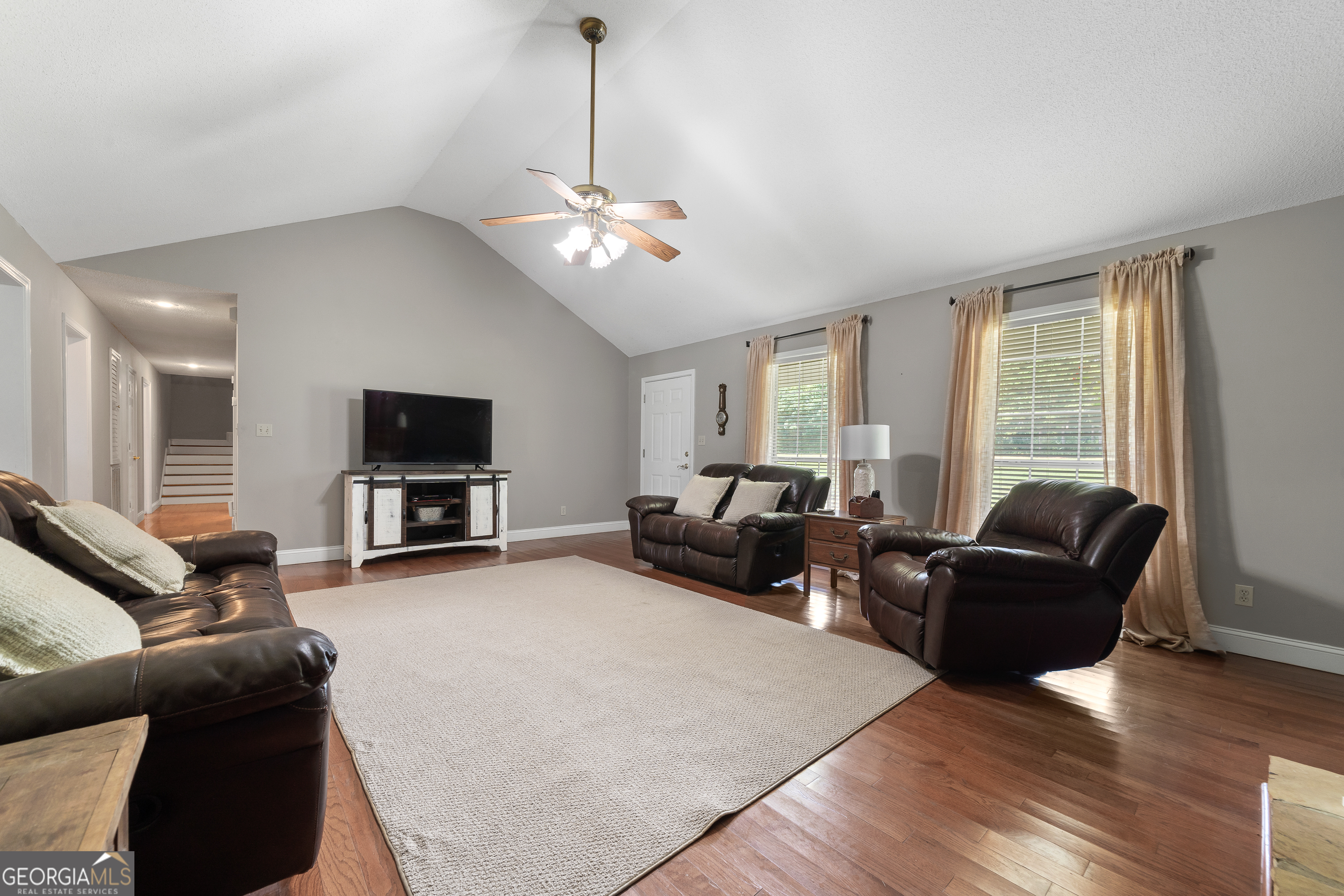 299 Colvin RD