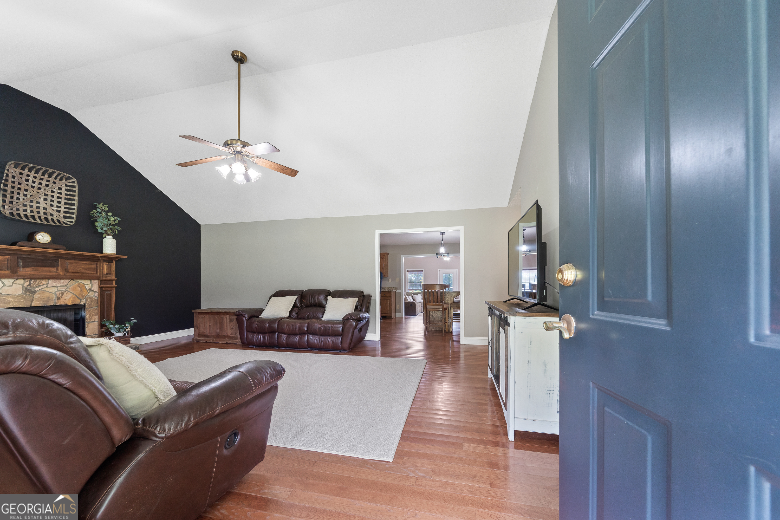 299 Colvin RD