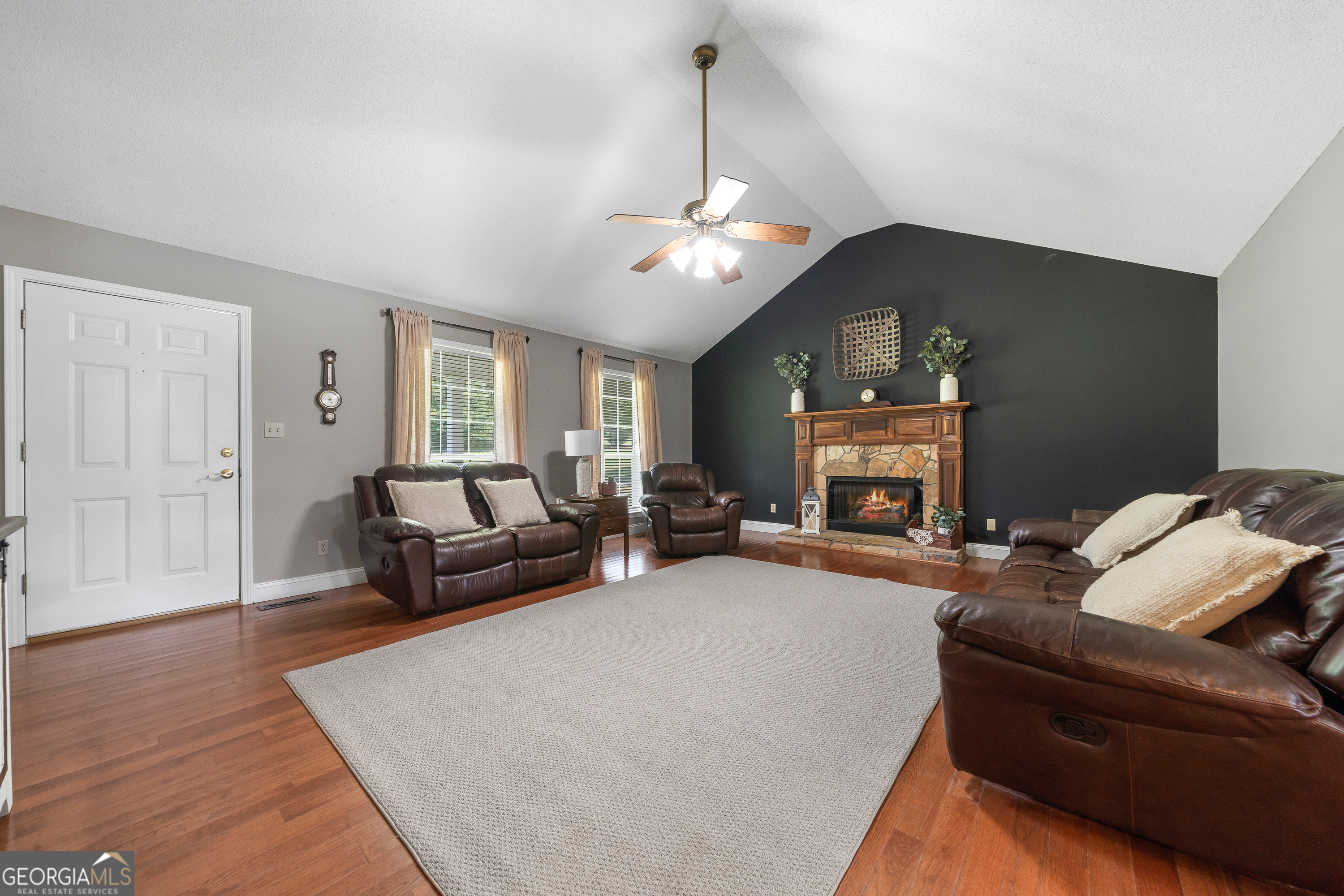 299 Colvin RD