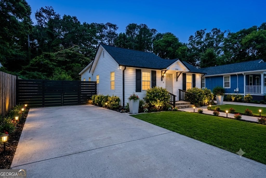 2100 Tiger Flowers DR