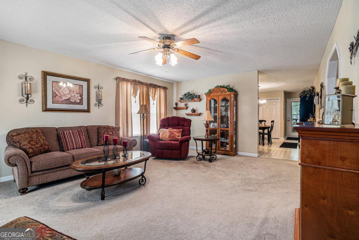 138 Victoria LN