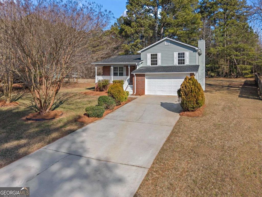 Photo of 798 Aberdeen Drive, Stone Mountain, GA 30083 (MLS # 10689918)