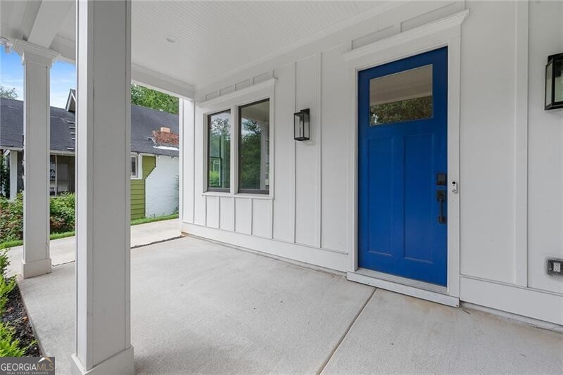 220 Whitefoord AVE NE A