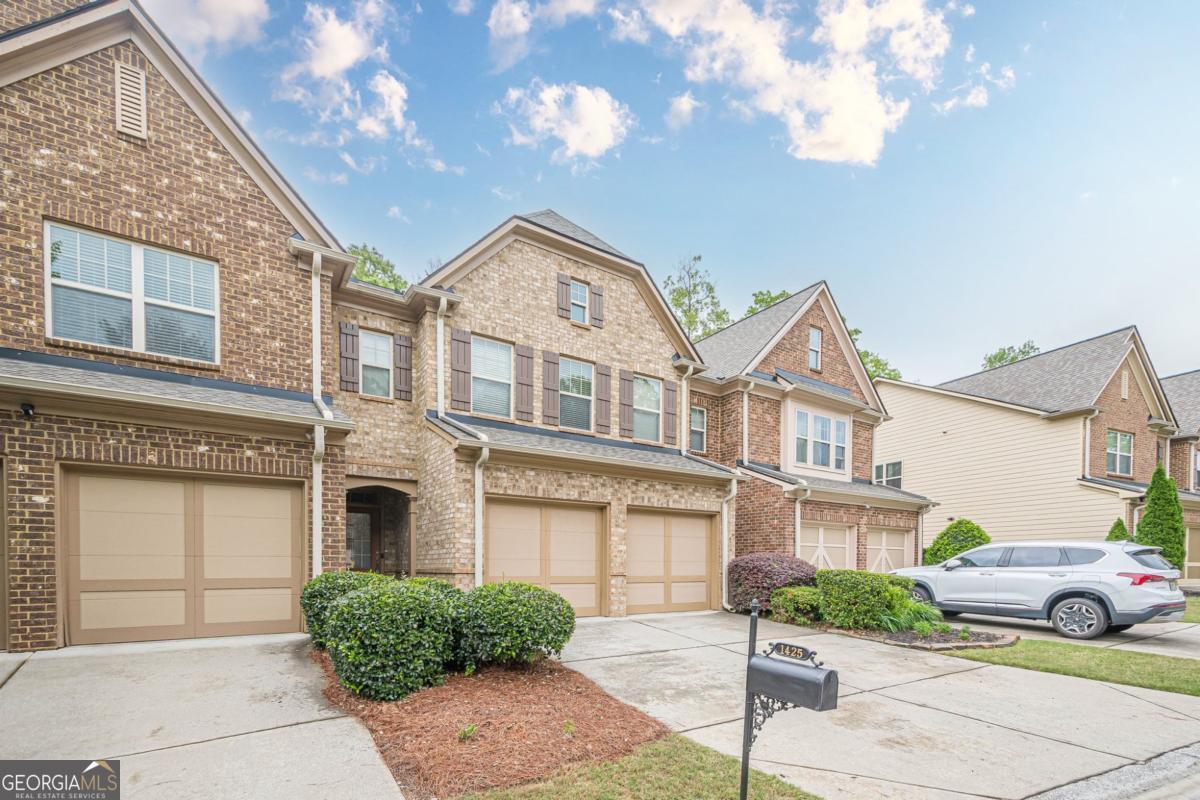 1425 Faircrest LN