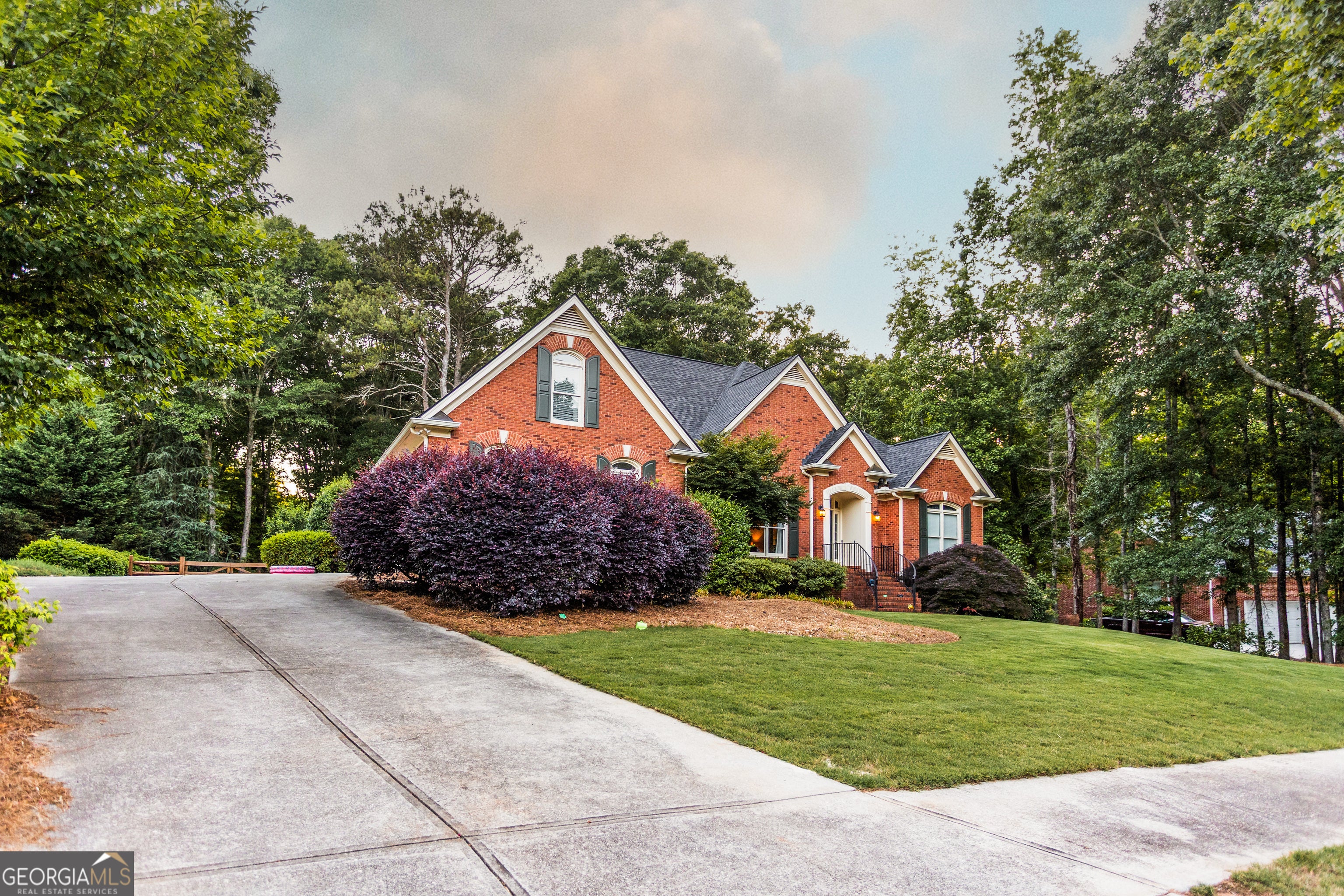 931 Providence LN