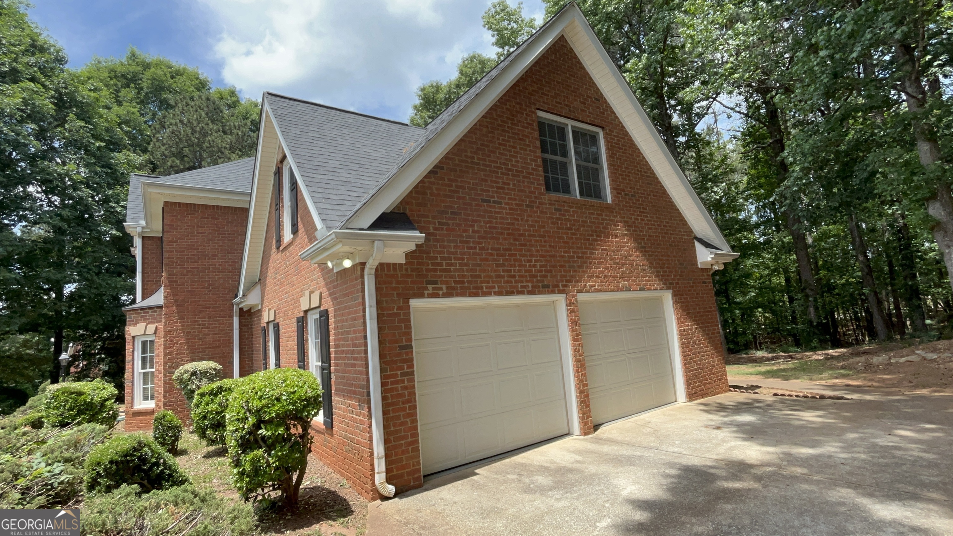 2440 Washington DR
