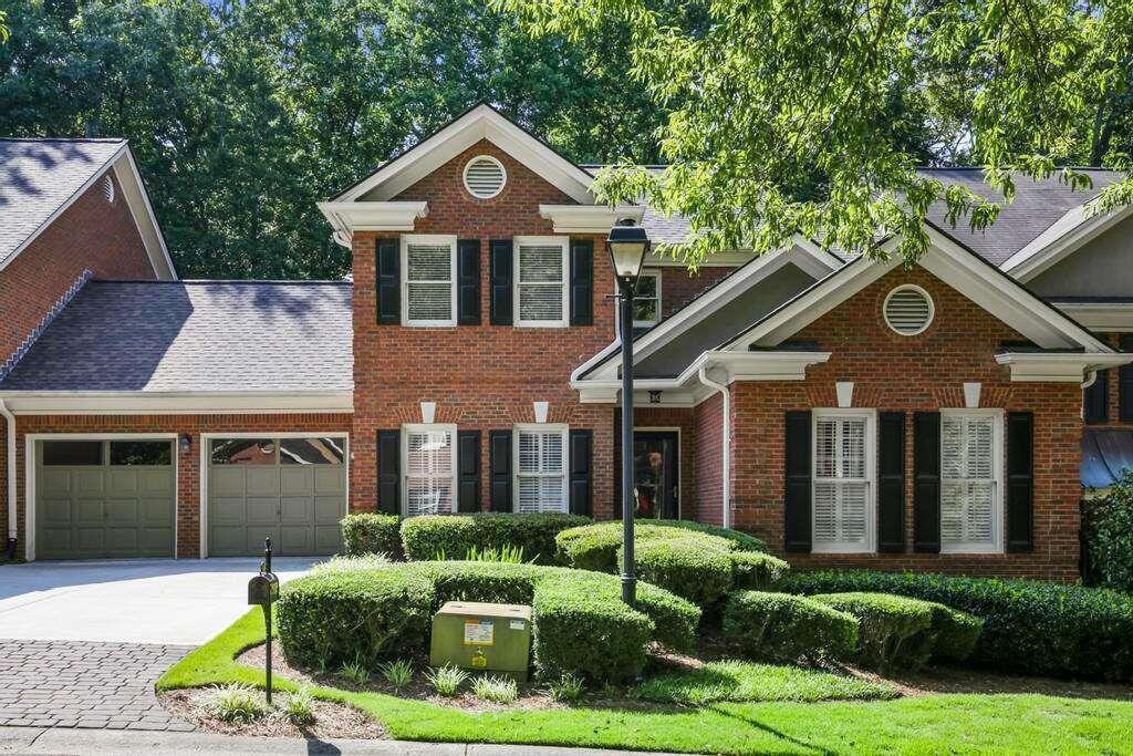 Photo 1 of 31 — 7155 Roswell RD 5, Sandy Springs, GA 30328