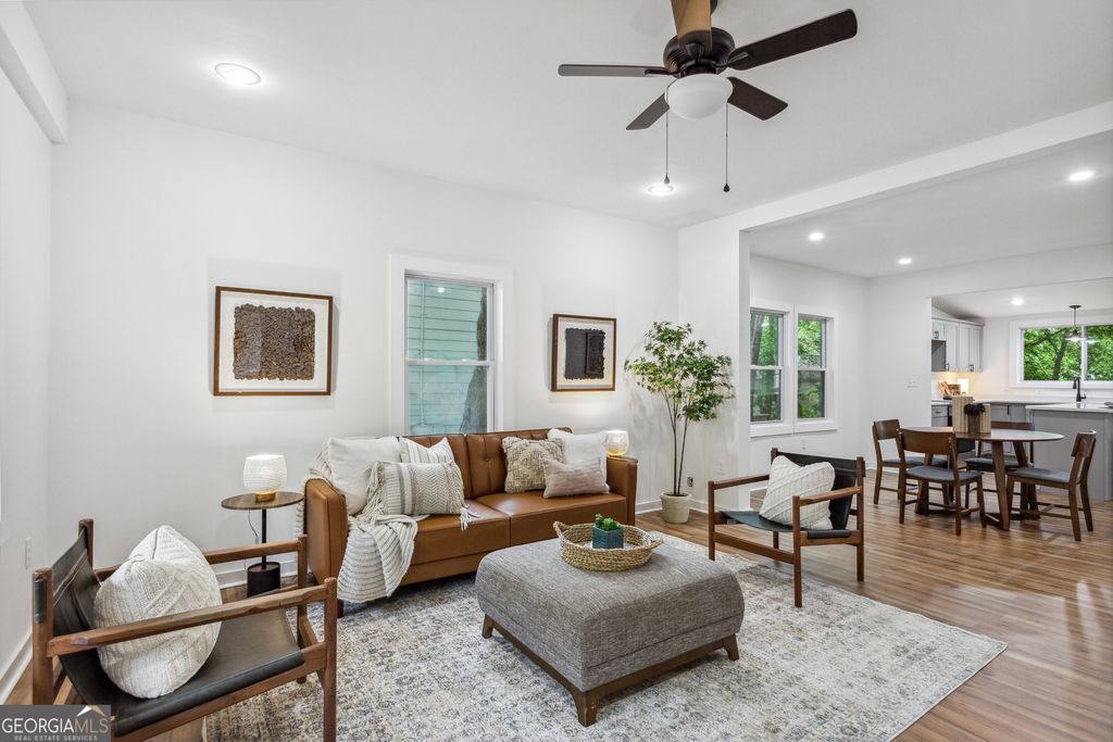 Photo of 698 Garibaldi Street SW, Atlanta, GA 30310 (MLS # 10760040)