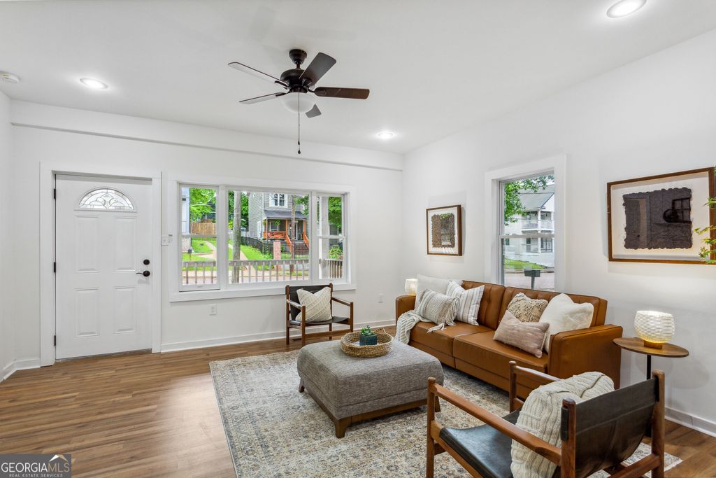 Photo of 698 Garibaldi Street SW, Atlanta, GA 30310 (MLS # 10760040)
