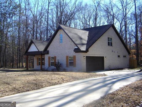 A home in Lanett