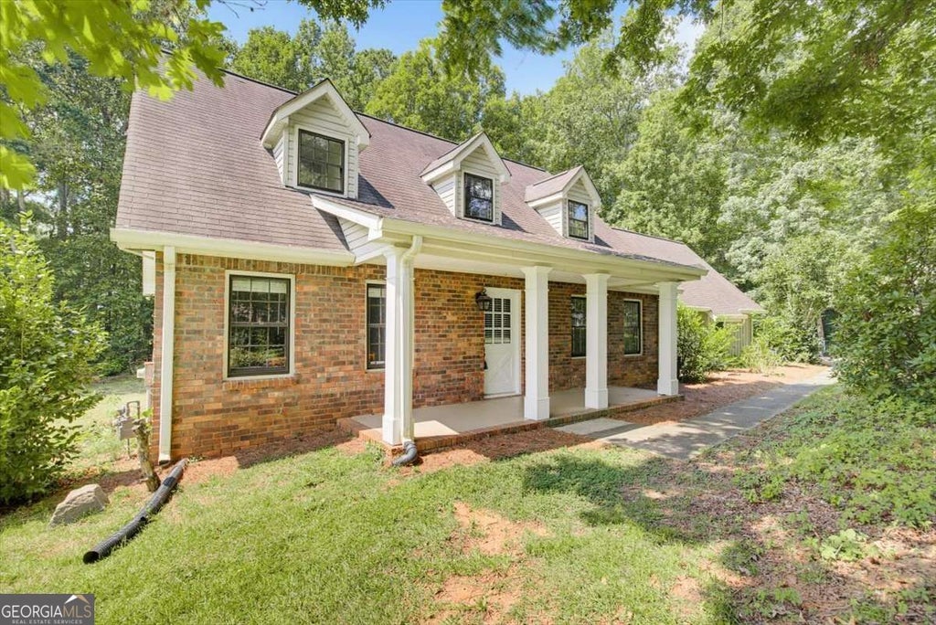 Photo of 435 NW Stonehenge Drive, Marietta, GA 30064 (MLS # 10845061)