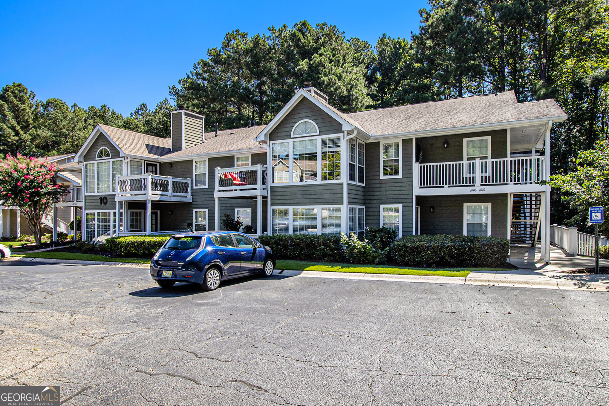 1003 Berkeley Woods DR