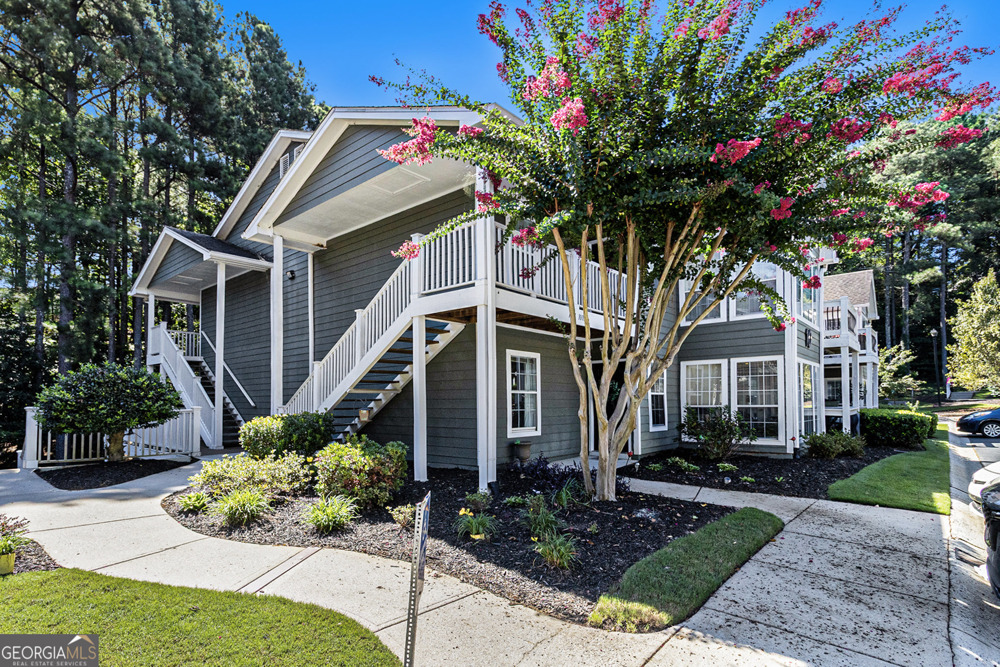 1003 Berkeley Woods DR
