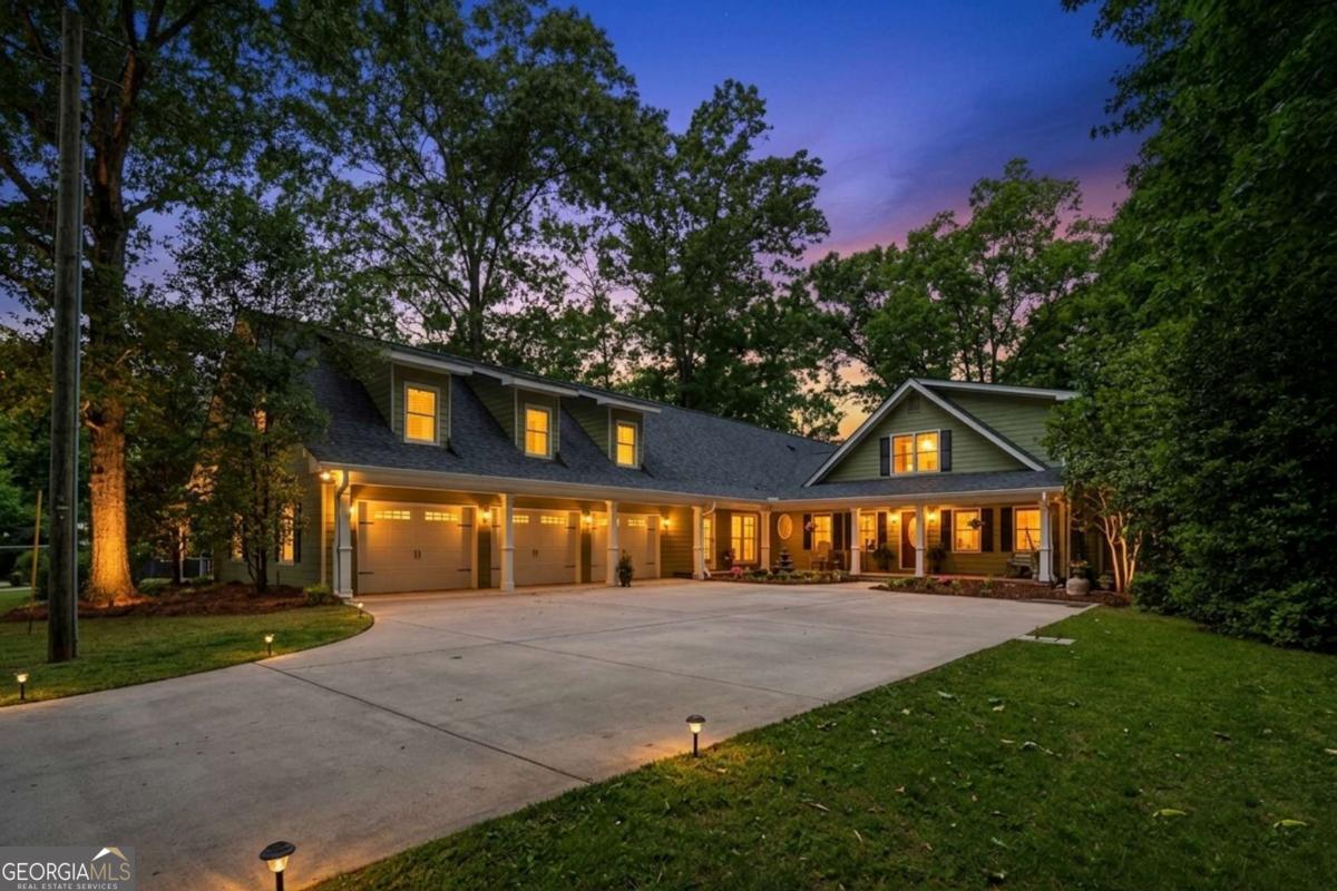 165 Lakeview DR